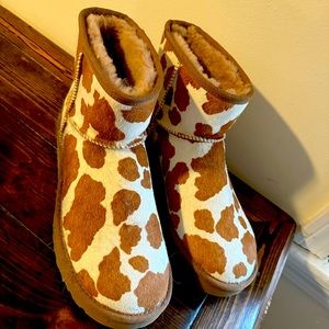 UGG CLASSIC MINI COW PRINT